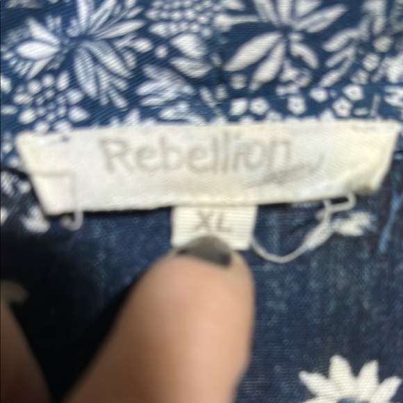 Rebellion Blue and White Floral Kimono - Picture 2 of 5